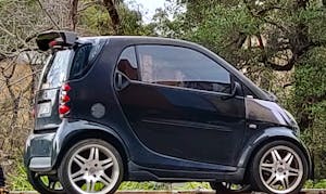 Picture of Yael’s 2003 smart city-coupe 