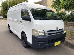 Picture of Yang’s 2006 Toyota Hiace 